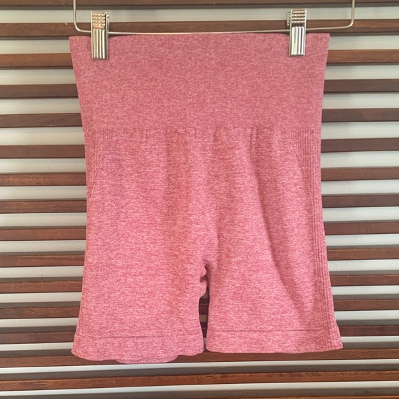 Shaping High-Waisted Shorts - Picture 1 of 6